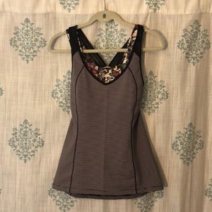 Lululemon halter top with built in bra